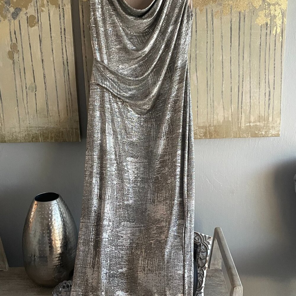 Short sleeve silver-gold comfortable, elegant long gown